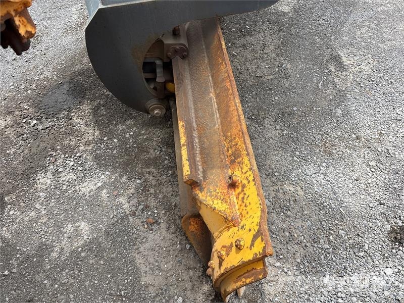 John Deere 870G Motor Grader (Inoperable) Tiehöylät