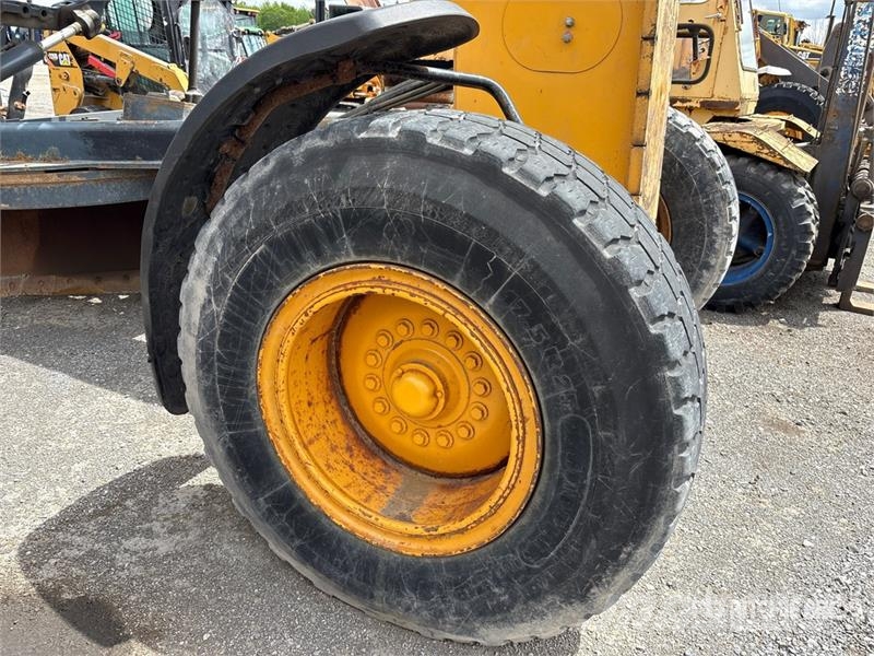 John Deere 870G Motor Grader (Inoperable) Tiehöylät