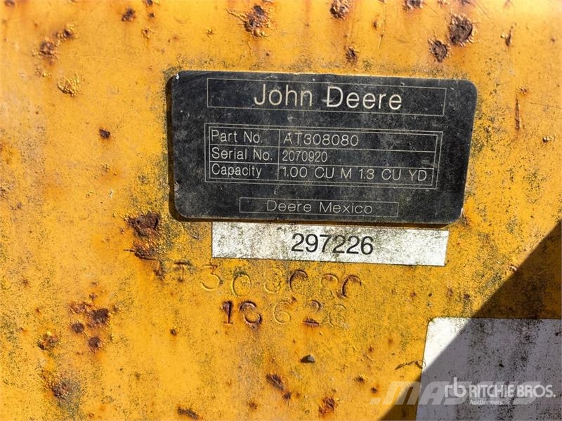 John Deere AT308080 91 in Backhoe Loader Bucket Kauhat