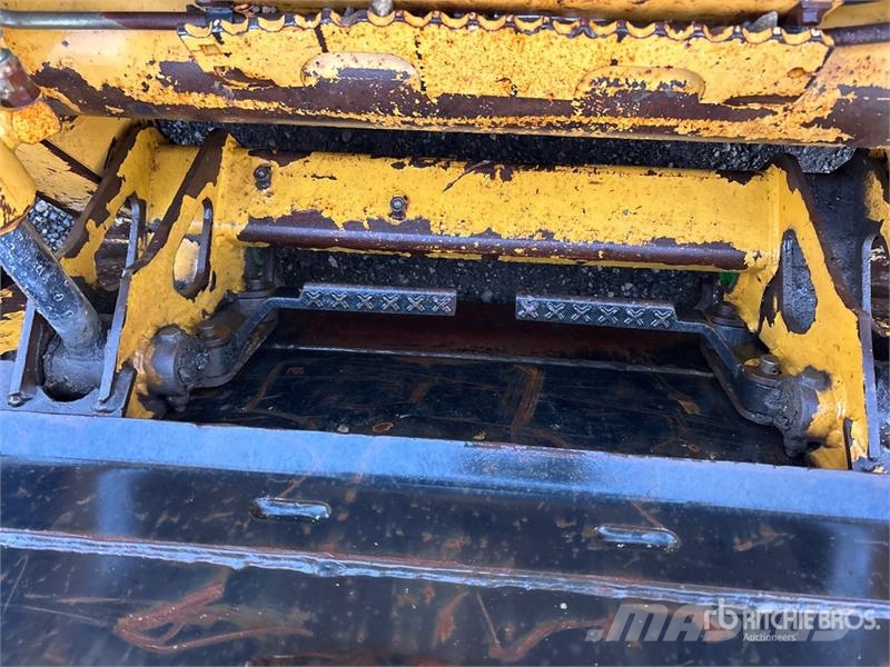 John Deere CT322 لوادر انزلاقية التوجيه