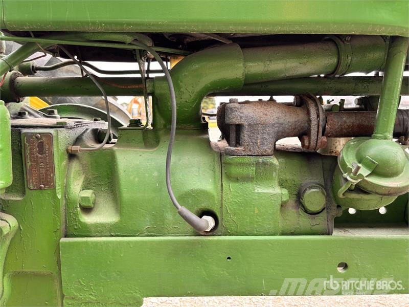 John Deere H 2WD Narrow Front Row Crop Antique Tractor الجرارات