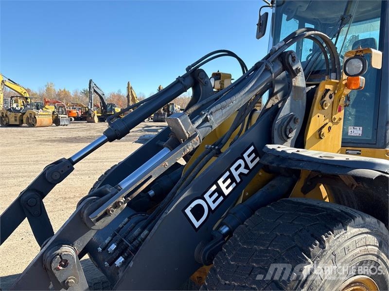 John Deere TC44H Radlader