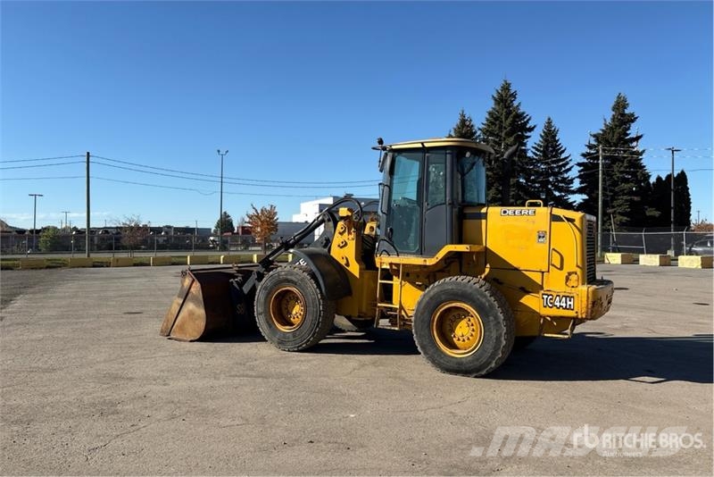 John Deere TC44H 輪胎式裝載機