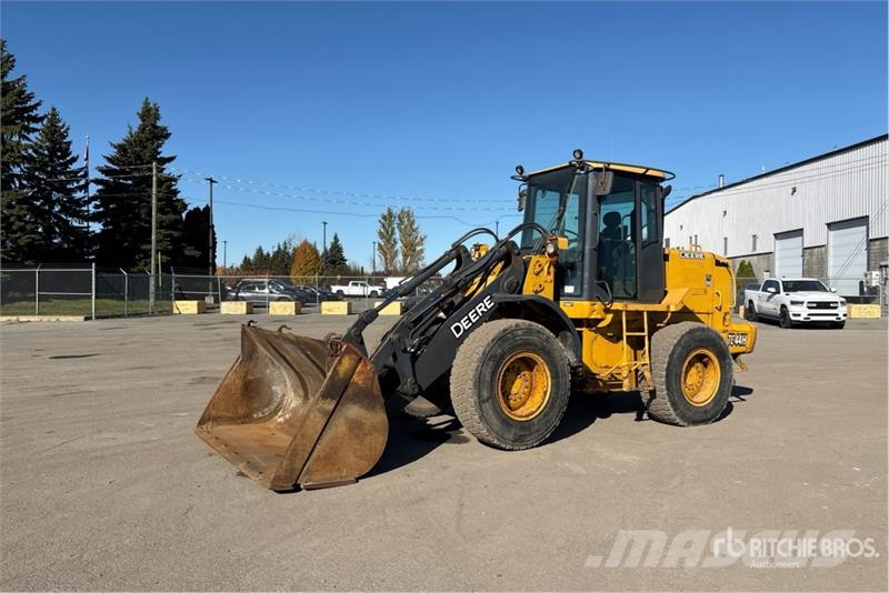 John Deere TC44H 輪胎式裝載機