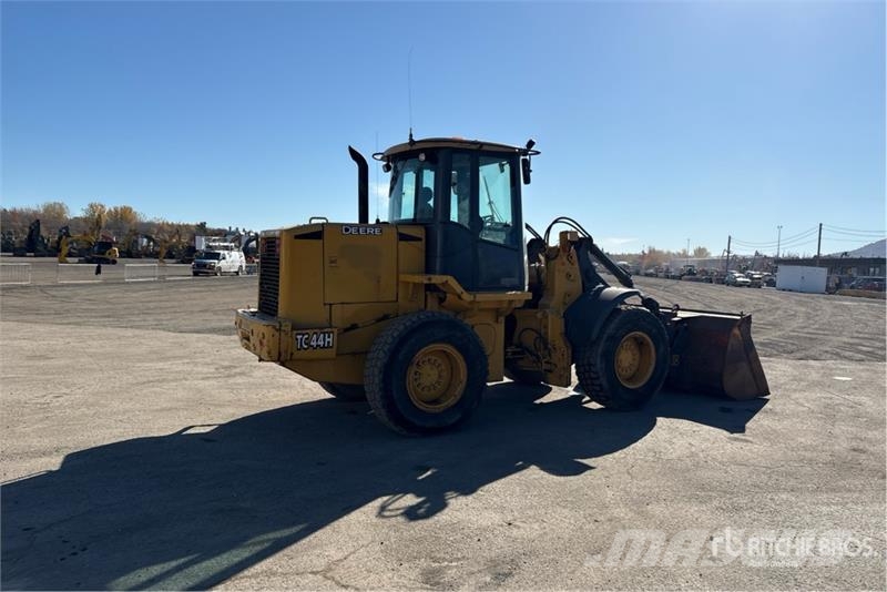 John Deere TC44H 輪胎式裝載機