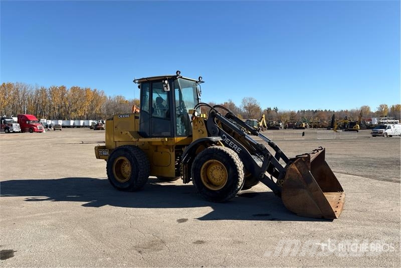 John Deere TC44H 輪胎式裝載機
