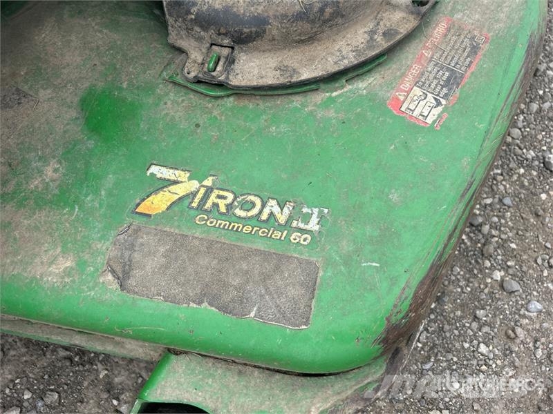 John Deere Z915E Zero-Turn Lawn Mower ركوب الحشائش