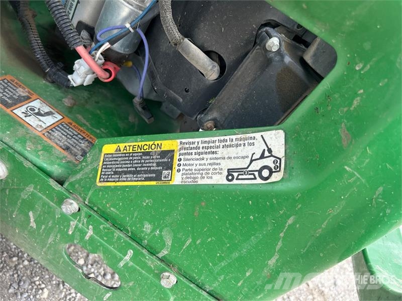 John Deere Z915E Zero-Turn Lawn Mower ركوب الحشائش