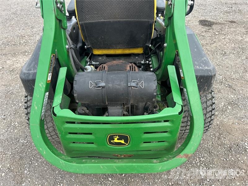 John Deere Z915E Zero-Turn Lawn Mower ركوب الحشائش