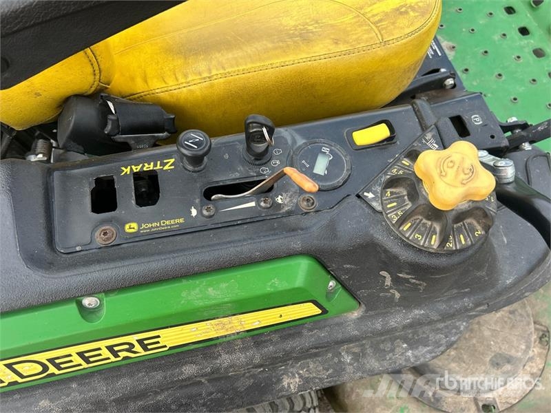 John Deere Z915E Zero-Turn Lawn Mower ركوب الحشائش