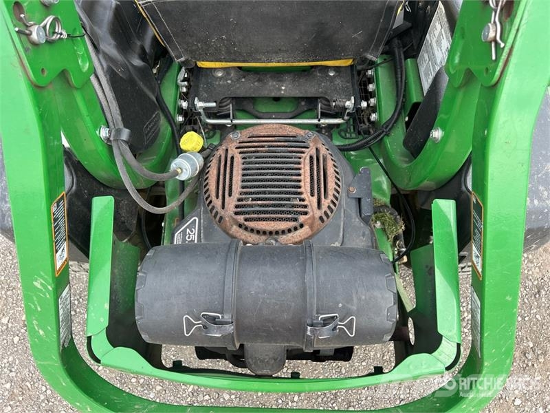 John Deere Z915E Zero-Turn Lawn Mower ركوب الحشائش