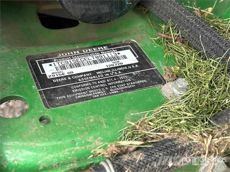 John Deere Z915E Zero-Turn Lawn Mower ركوب الحشائش