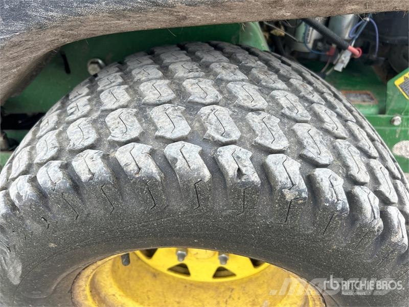 John Deere Z915E Zero-Turn Lawn Mower ركوب الحشائش