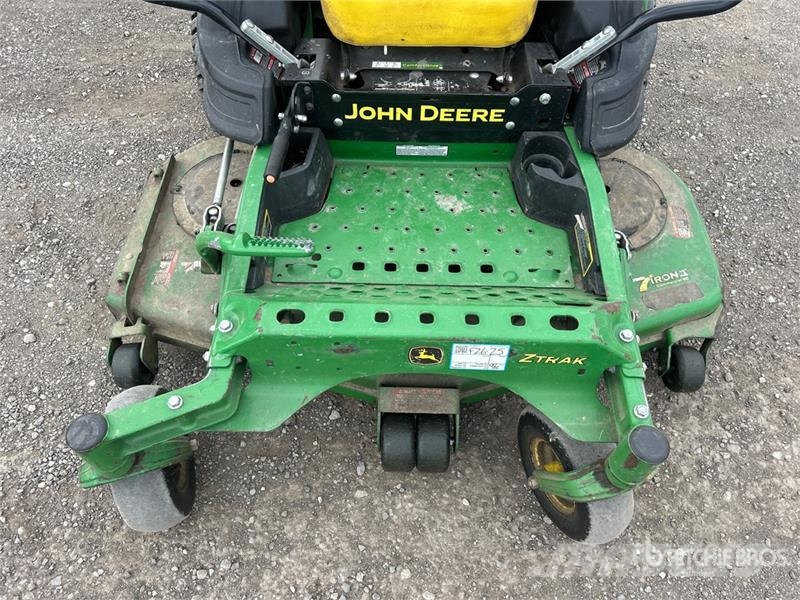 John Deere Z915E Zero-Turn Lawn Mower ركوب الحشائش