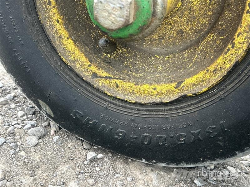 John Deere Z915E Zero-Turn Lawn Mower ركوب الحشائش