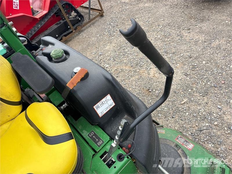 John Deere Z997R ZTrak 4x2 Zero-Turn Lawn Mower Самохідні газонокосарки