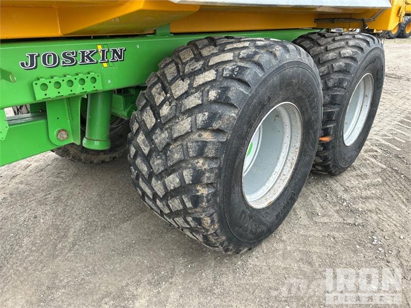 Joskin Trans-KTP 22/50 T/A Off-Road End Dump Trailer Вантажівки / спеціальні