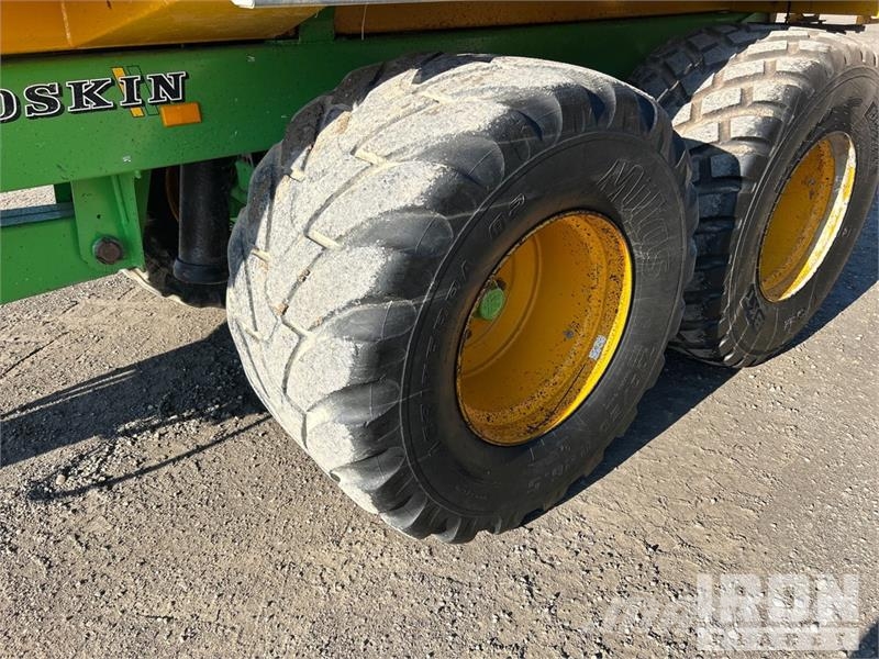 Joskin Trans-KTP 22/50 T/A Off-Road End Dump Trailer Вантажівки / спеціальні