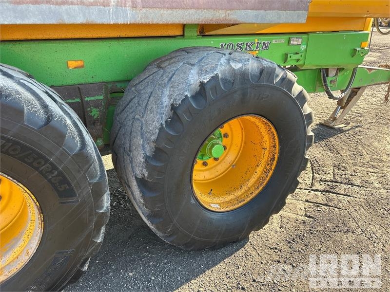 Joskin Trans-KTP 22/50 T/A Off-Road End Dump Trailer Вантажівки / спеціальні