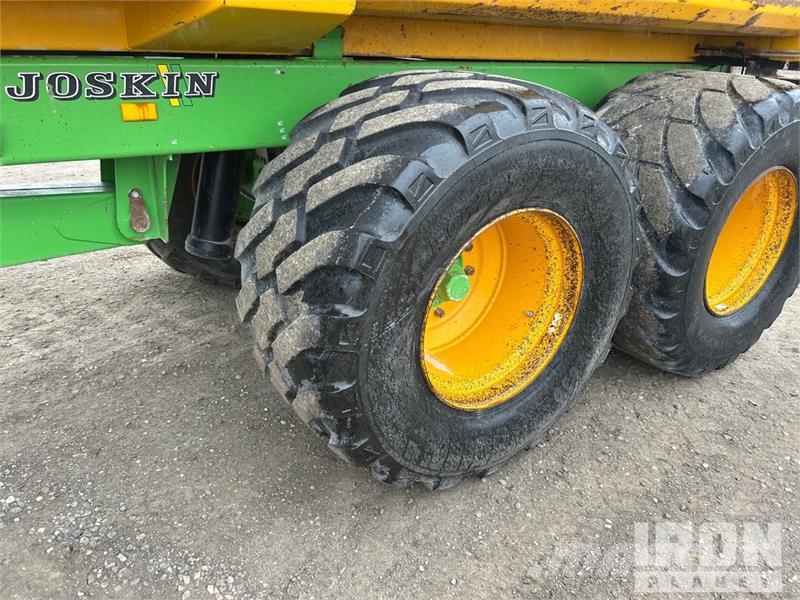 Joskin Trans-KTP 22/50 T/A Off-Road End Dump Trailer Вантажівки / спеціальні