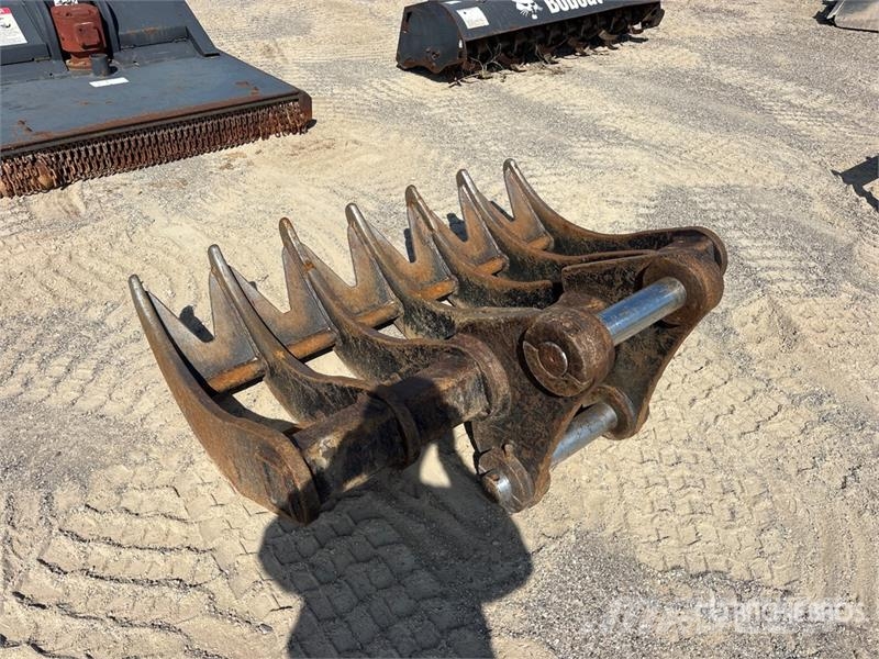  JR 60 in Q/C Excavator Rake Rakes and tedders