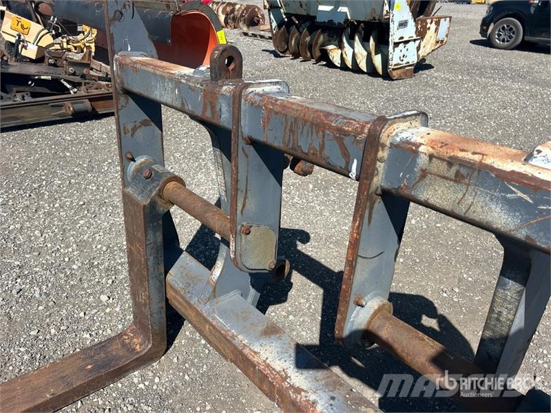 JRB TC54H 47 in Q/C Wheel Loader Forks Pallgafflar