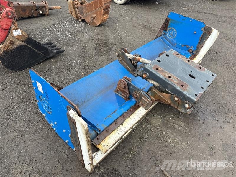 Jules Roberge 8 ft 1 in Snow Pusher - Fits Tractor Chasse neige