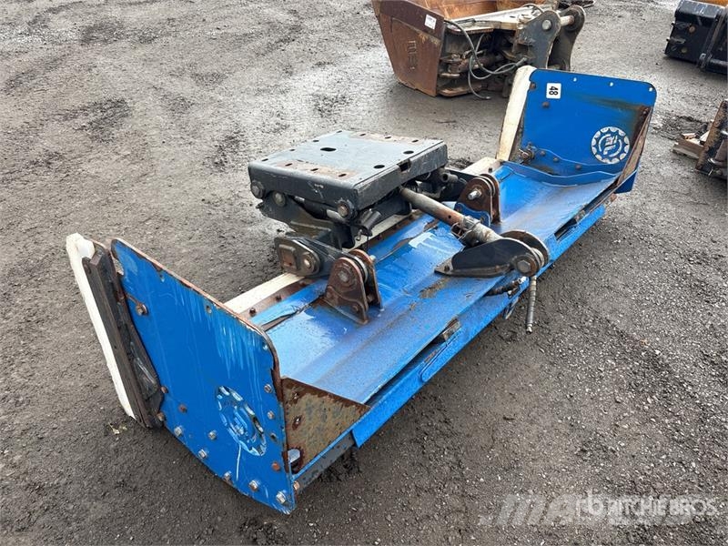 Jules Roberge 8 ft 1 in Snow Pusher - Fits Tractor Chasse neige