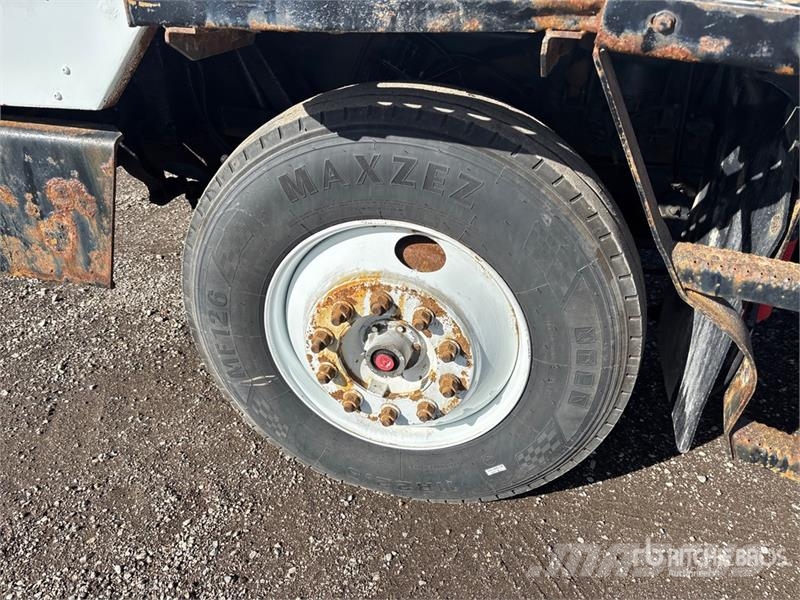 Kalmar 4x2 Spotter Truck Terminalivedukid