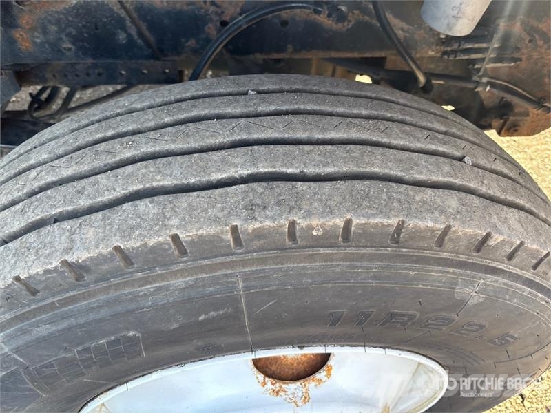 Kalmar 4x2 Spotter Truck Terminalivedukid