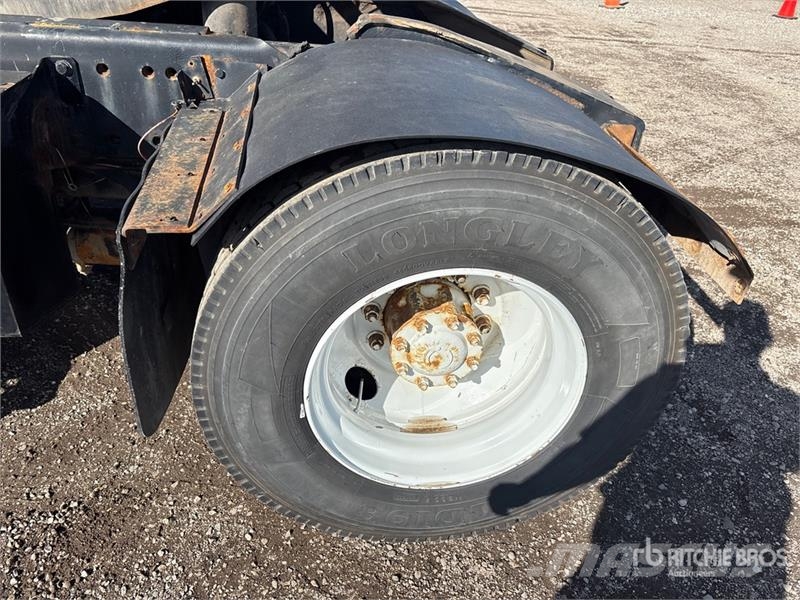 Kalmar 4x2 Spotter Truck Terminalivedukid