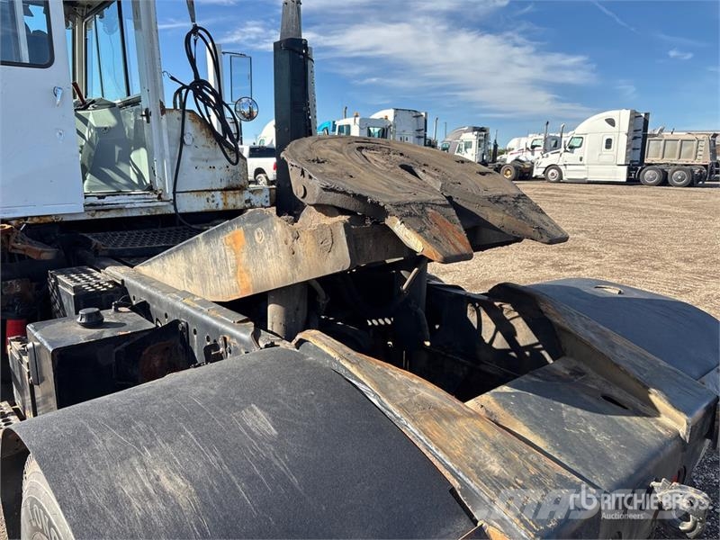 Kalmar 4x2 Spotter Truck Terminalivedukid
