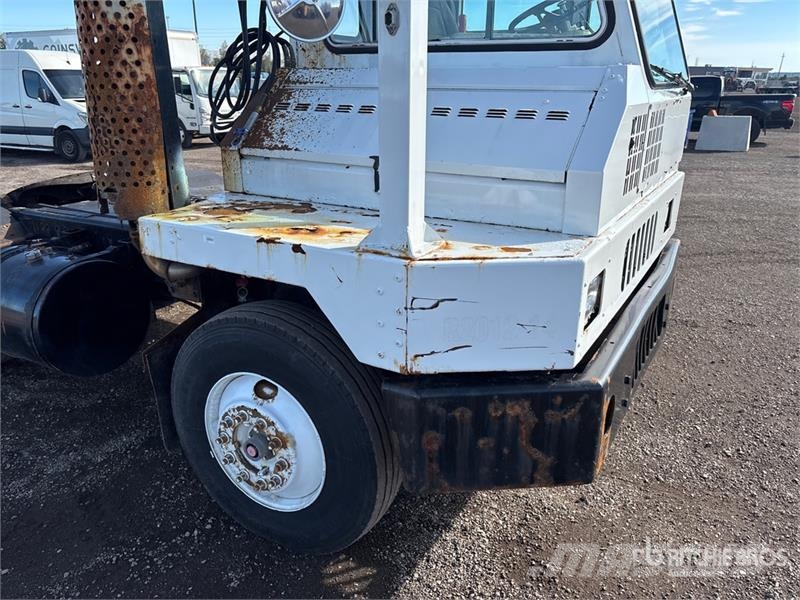Kalmar 4x2 Spotter Truck Terminalivedukid