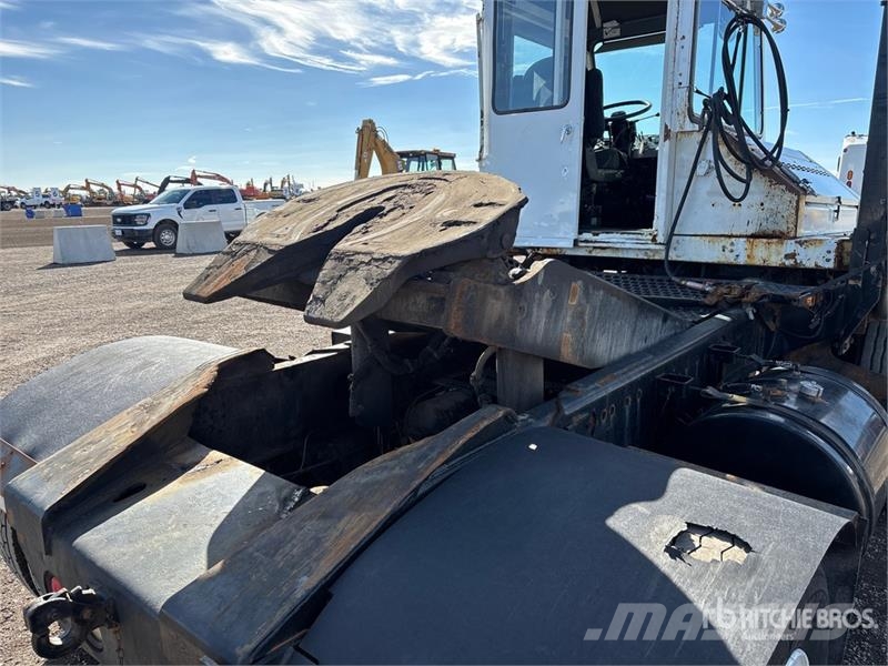 Kalmar 4x2 Spotter Truck Terminalivedukid