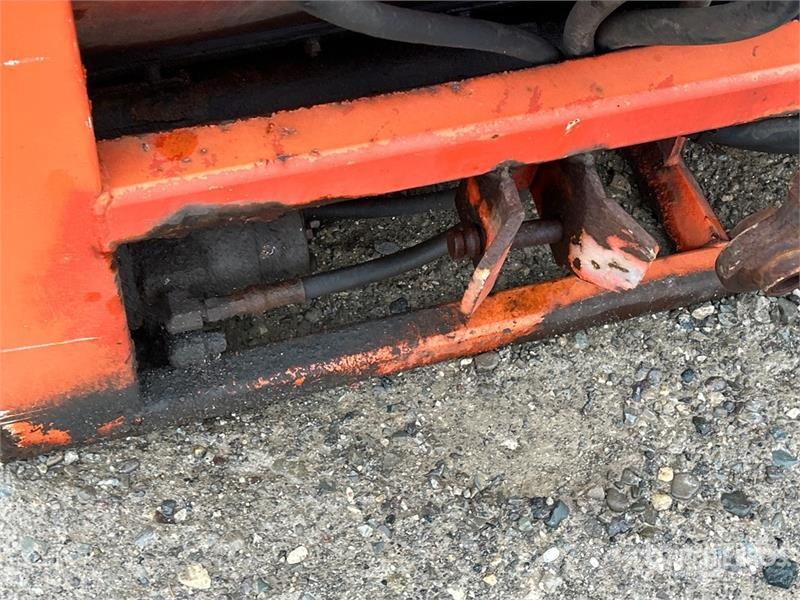  Kanlan 3 pt Hitch Salt Spreader Hiekan- ja suolanlevittimet