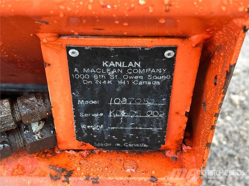  Kanlan 3 pt Hitch Salt Spreader Hiekan- ja suolanlevittimet
