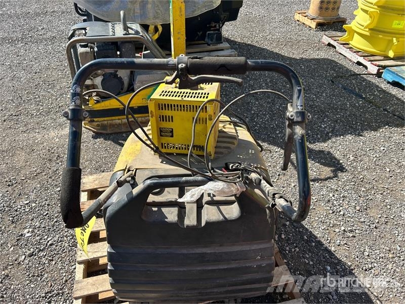 Kärcher Walk-Behind Electric Floor Scrubber مقطورات أخرى