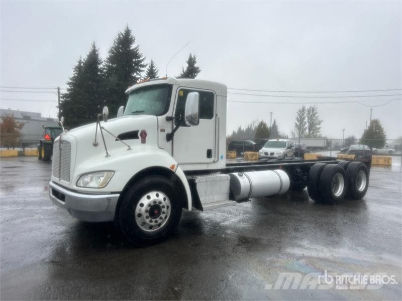 Kenworth 6x4 Cab and Chassis Кабіни