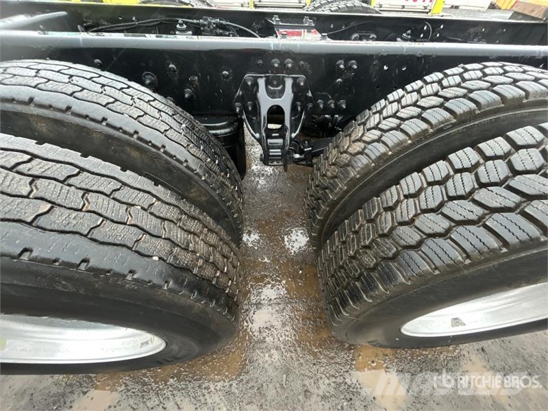 Kenworth 6x4 Cab and Chassis Кабіни