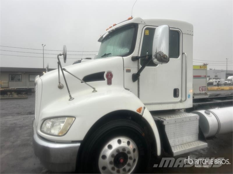 Kenworth 6x4 Cab and Chassis Кабіни