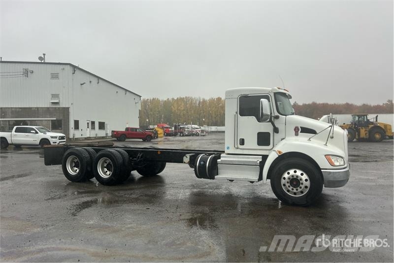 Kenworth 6x4 Cab and Chassis Кабіни