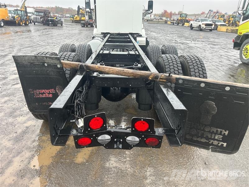 Kenworth 6x4 Cab and Chassis Кабіни