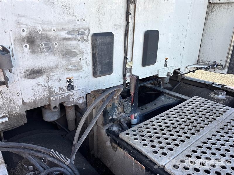 Kenworth 6x4 T/A Sleeper Truck Tractor (Inoperable) Motrici e Trattori Stradali