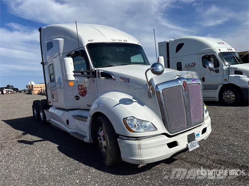 Kenworth 6x4 T/A Sleeper Truck Tractor (Inoperable) Motrici e Trattori Stradali