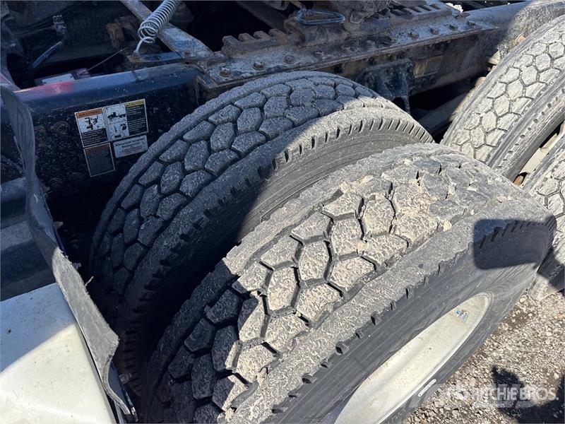 Kenworth 6x4 T/A Sleeper Truck Tractor (Inoperable) Motrici e Trattori Stradali