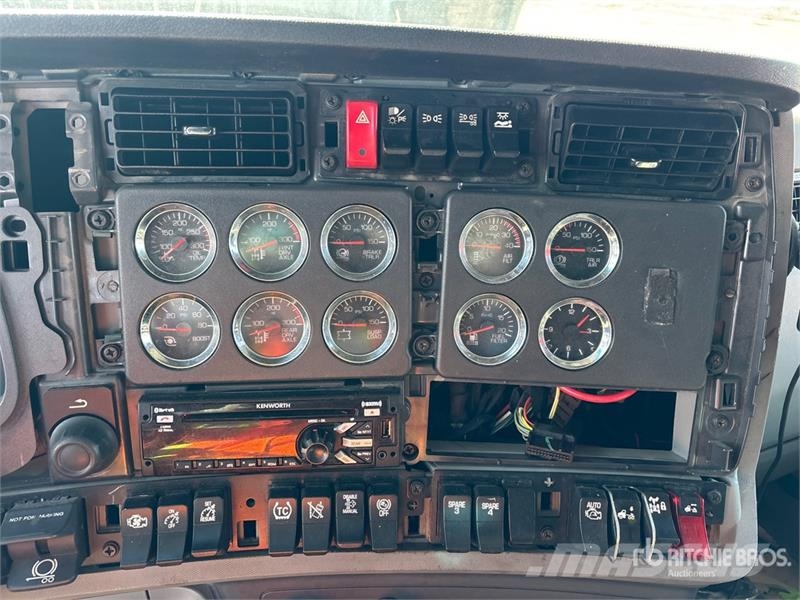 Kenworth 6x4 T/A Sleeper Truck Tractor (Inoperable) Motrici e Trattori Stradali