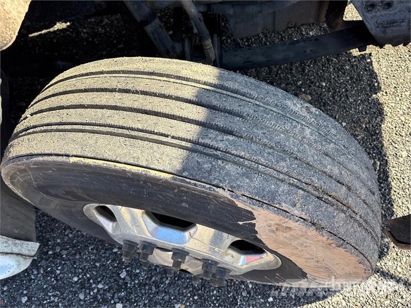 Kenworth 6x4 T/A Sleeper Truck Tractor (Inoperable) Motrici e Trattori Stradali