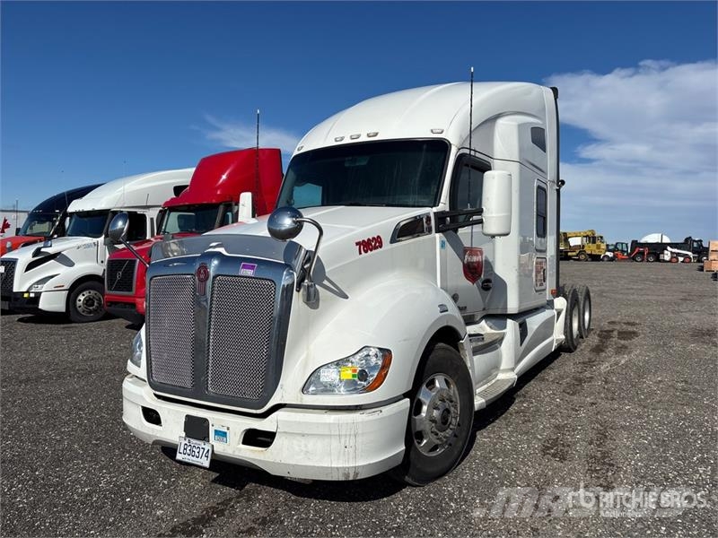 Kenworth 6x4 T/A Sleeper Truck Tractor (Inoperable) Motrici e Trattori Stradali