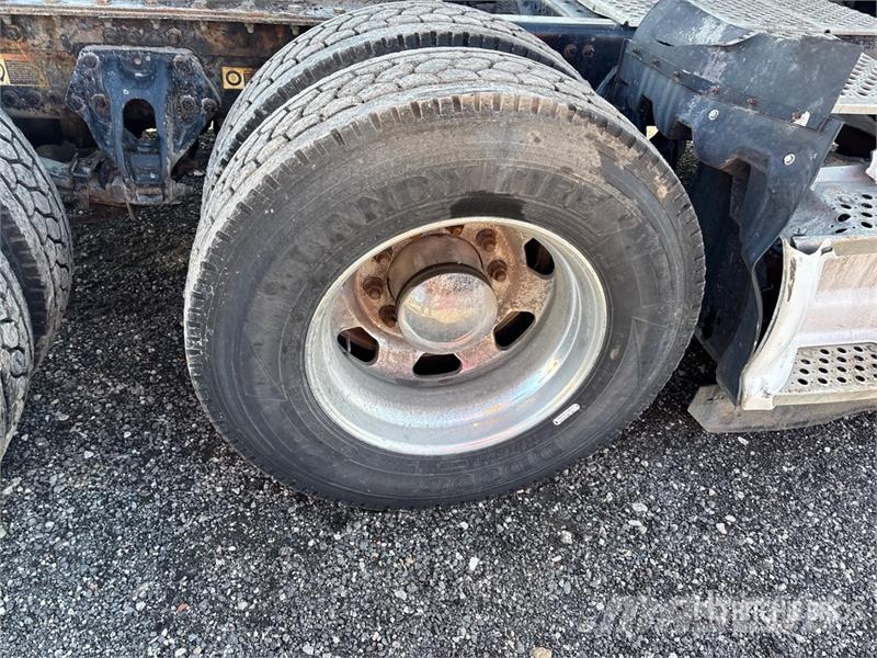 Kenworth 6x4 T/A Sleeper Truck Tractor (Inoperable) Motrici e Trattori Stradali