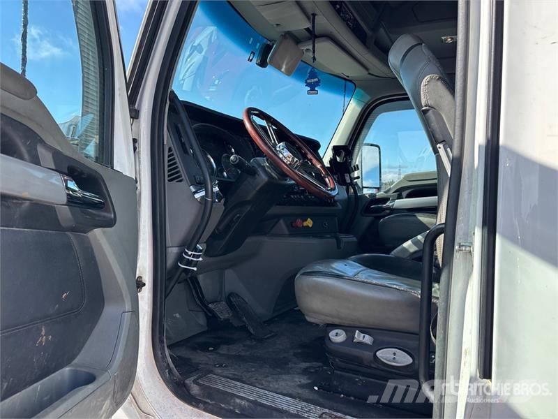 Kenworth 6x4 T/A Sleeper Truck Tractor (Inoperable) Motrici e Trattori Stradali